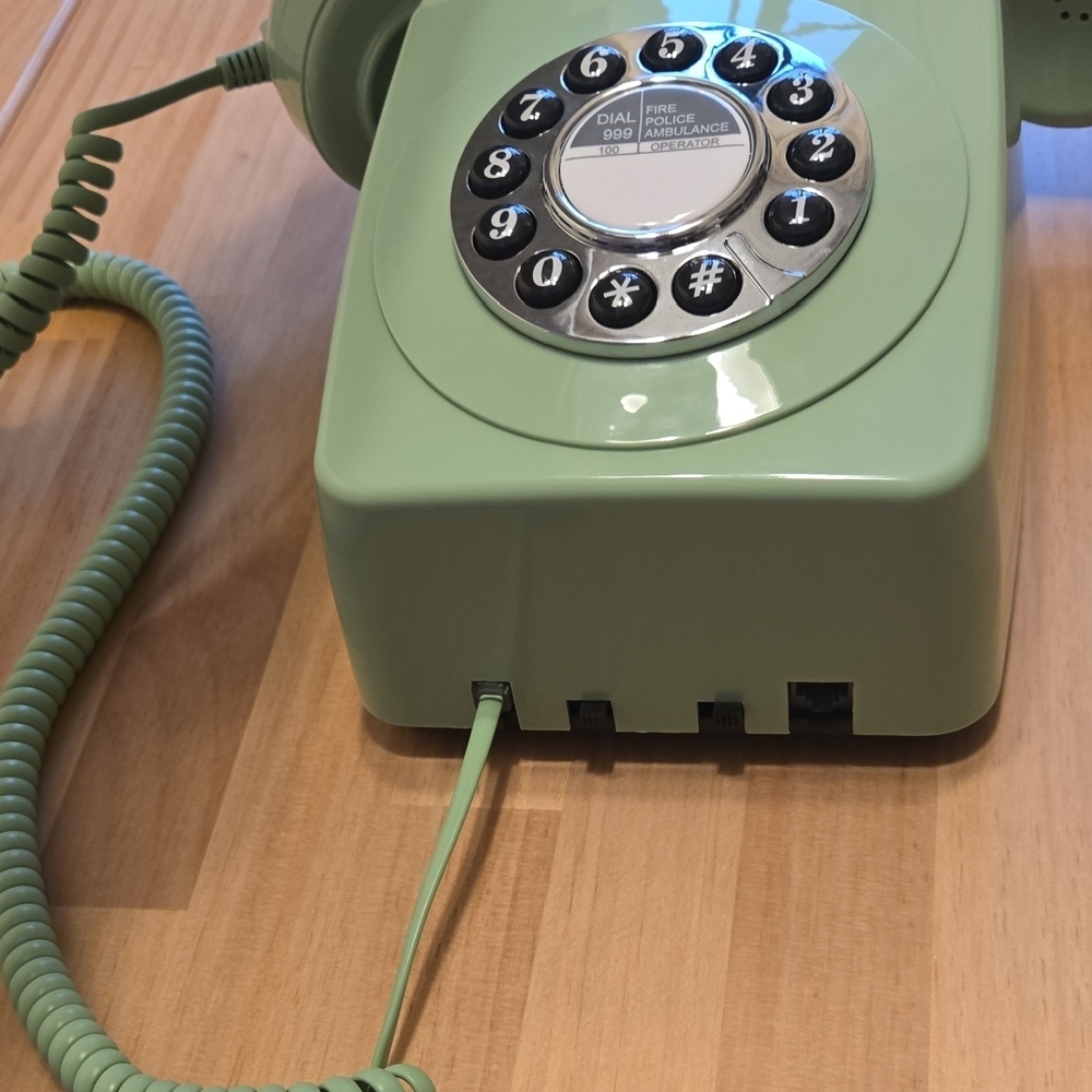 Vintage Style Green Telephone - Picture 3 of 5